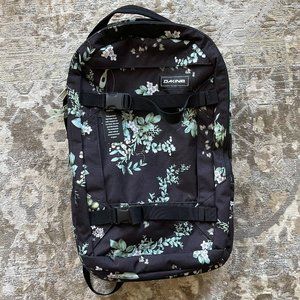 NWT Dakine Mission 25L Backpack Women's in Solstice Floral